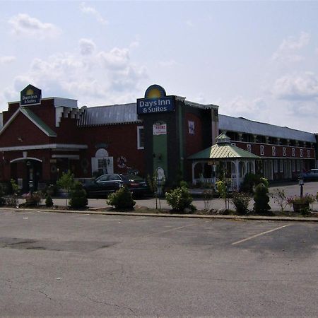 Days Inn & Suites By Wyndham Terre Haute Exteriér fotografie