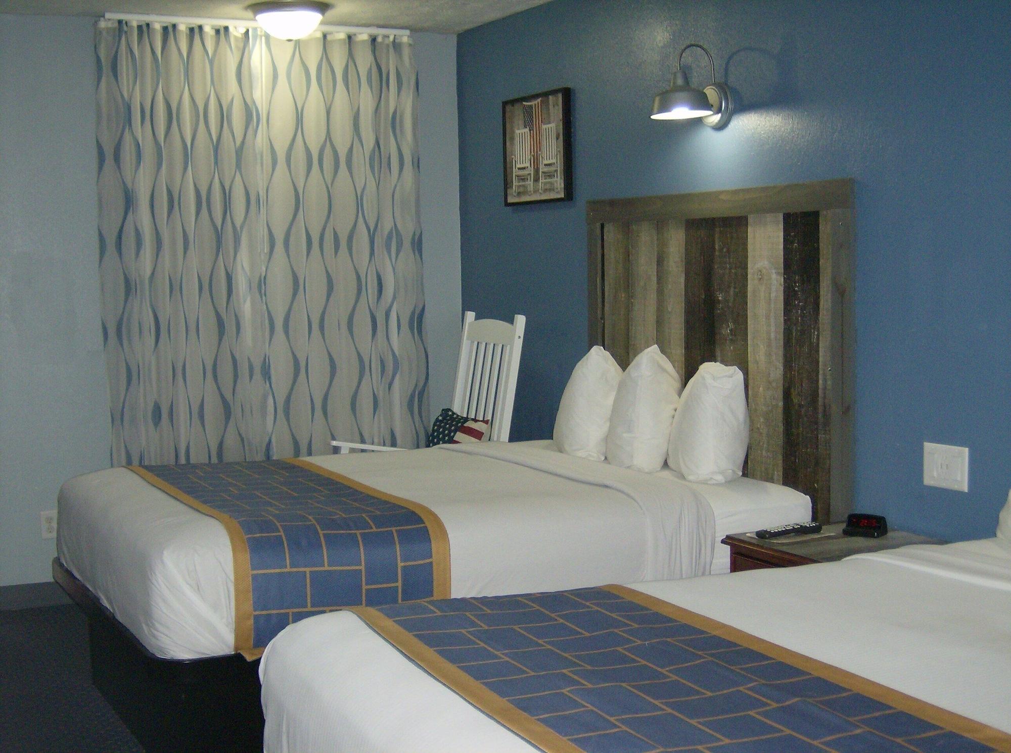 Days Inn & Suites By Wyndham Terre Haute Exteriér fotografie